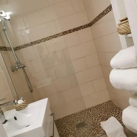 Bien Placé Pour Visiter Paris *